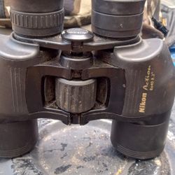 NIKON Action 8X10 Binoculars G