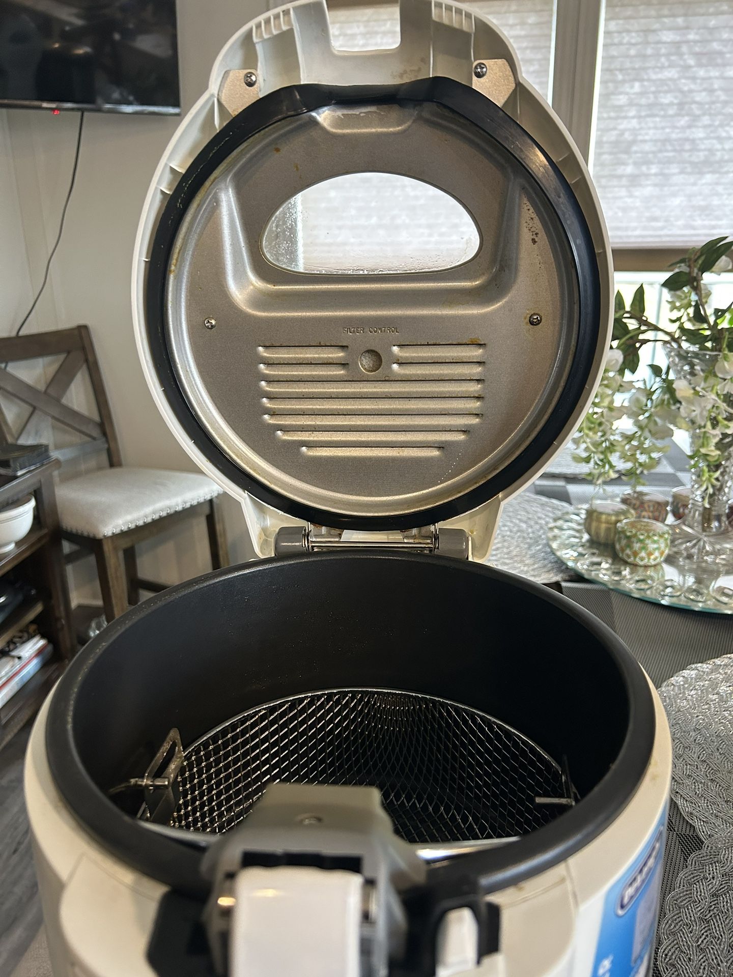 DeLonghi D677UX 21/5PoundCapacity Deep Fryer for Sale in Clear Brook