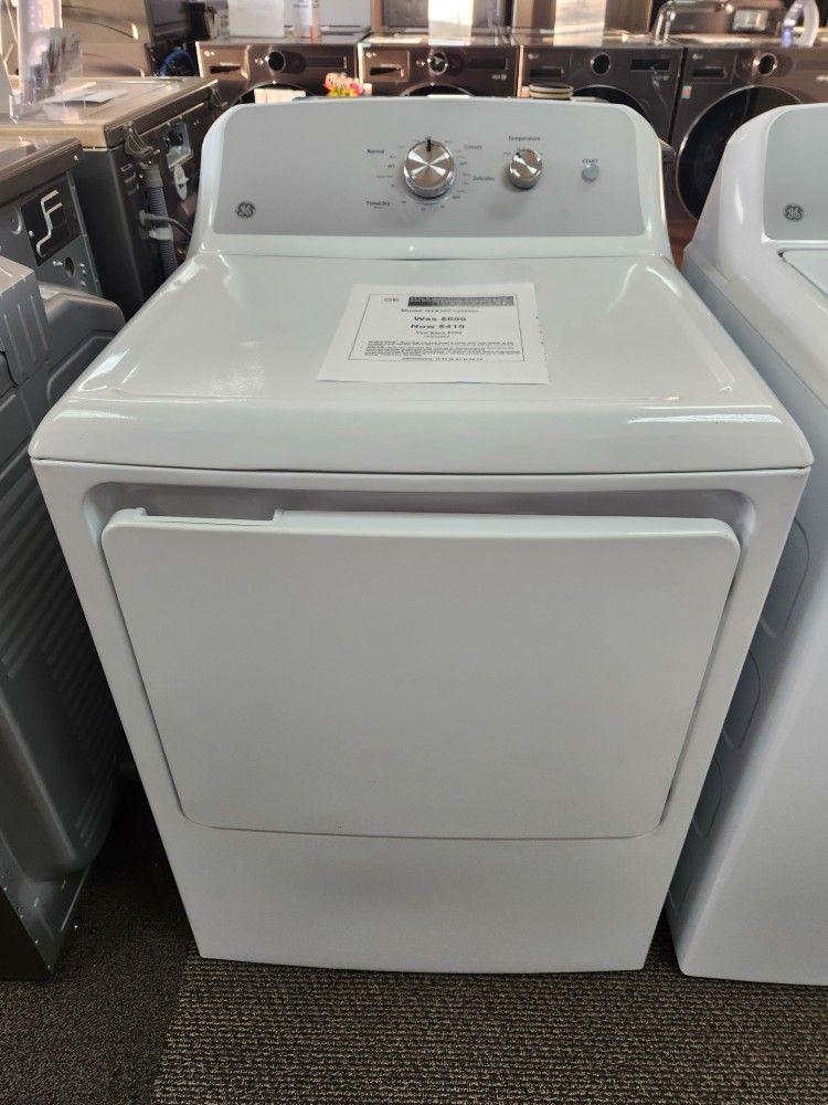 6.2 cu. ft. vented Electric Dryer in White with
Auto Dry, 120 ft Venting, and Shallow Depth