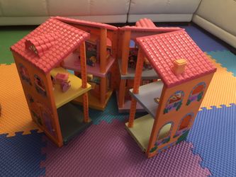 Dora doll house with accessories