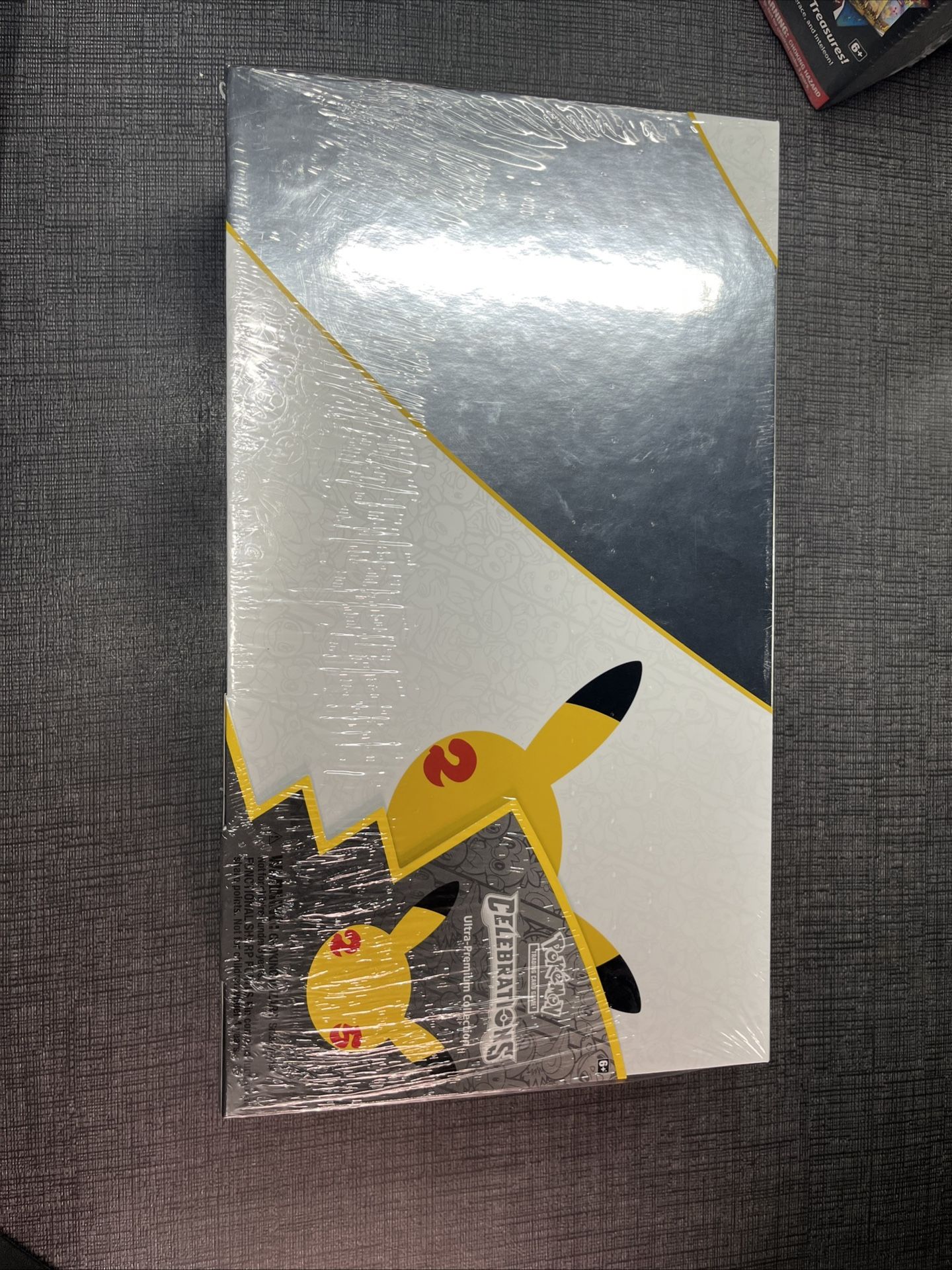 Pokémon TCG: Celebrations Ultra-Premium Collection Box (2021)