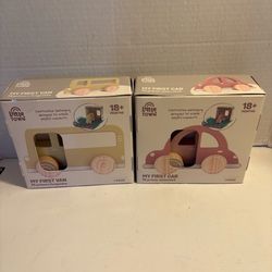 Little Town Set Of 2 Solid Wooden Pull Along Toys Van & Car & Play Box 18+mos