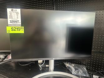 MONITOR SALE! 32" LG 4K Monitor 32UN650K-W