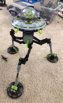 Alien conquest tripod. Comes with instructions