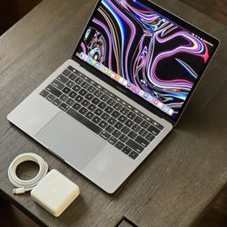 2017 MacBook Pro (3.1GHz i5) 16gb/500gb 