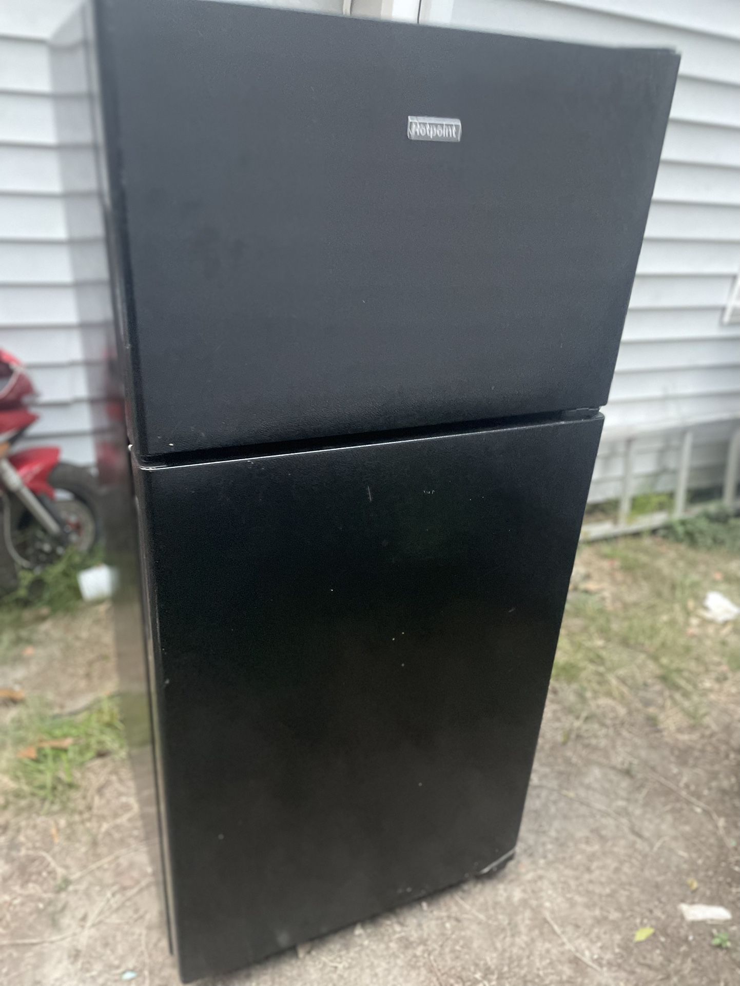 Hot point refrigerator from Lowe’s