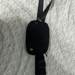 Lulu Lemon Cross Body Bag  -NOT FIRM ON PRICE 