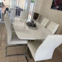 Dinning Table