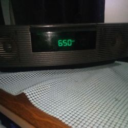 BOSE ALARM CLOCK RADIO 