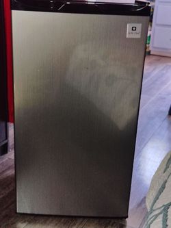 Mini refrigerator
