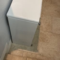 10”x27” Universal White Washer/Dryer Pedestal