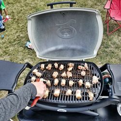 Weber Q2200 grill New In Box 