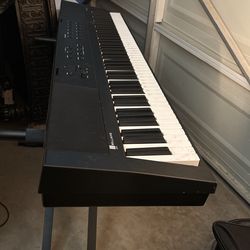 SEMI NEW PROFESSIONAL PIANO