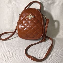 Crossbody Bag Shoulder Brown  With Bee 🐝 On The Front New No Tag 