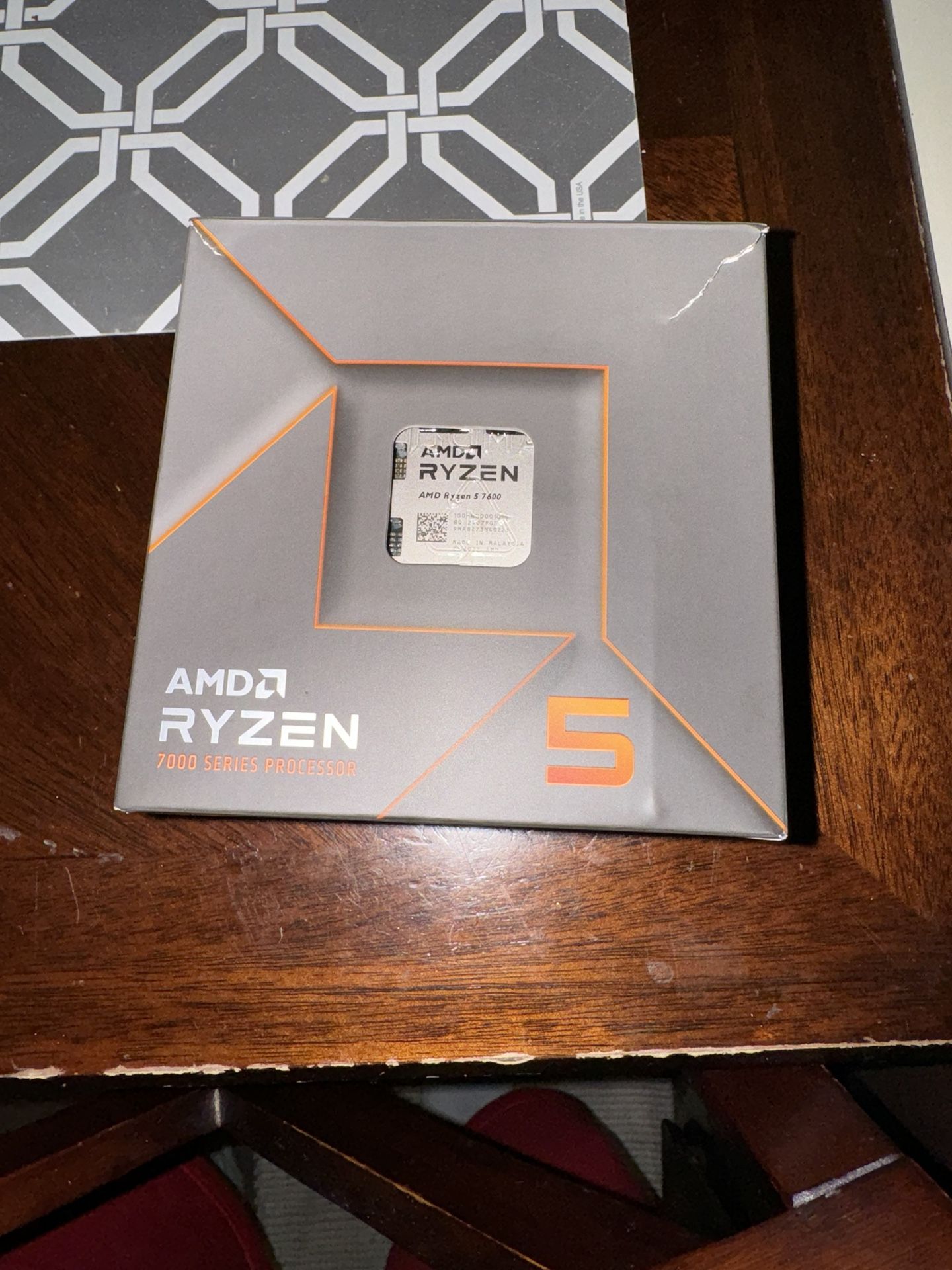 AMD- Ryzen 5 7600 with Radeon Graphics
