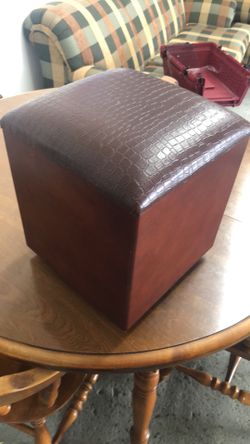 12x12x14h very good condition Ottoman