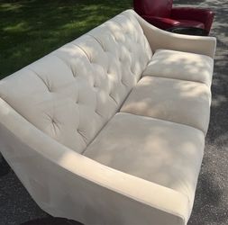 Beautiful Tufted Sofa - Excellent Condition- NON SMOKERS