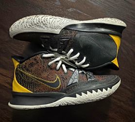 Nike Kyrie 7 Roswell rayguns Men 8.5