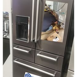 Fridge.   Read Description 