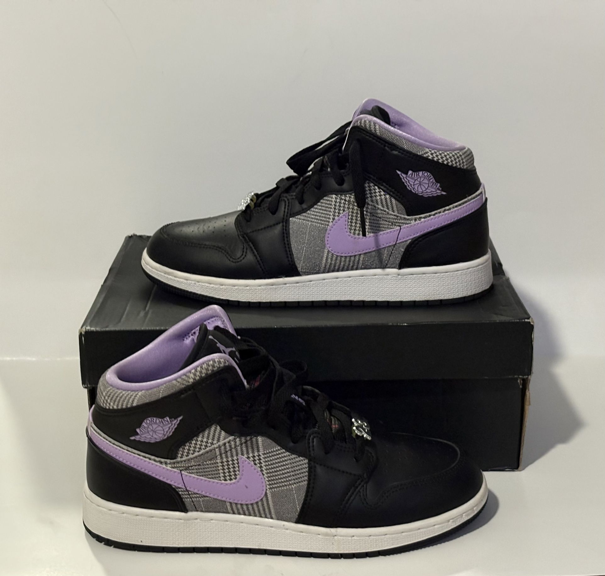 Nike Air Jordan 1 Mid SE GS ‘houndstooth’ Black Lilac White