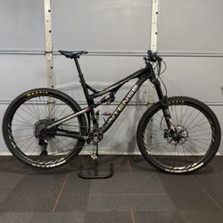 2018 Custom Carbon Intense Spider 29C Mountain Bike Large