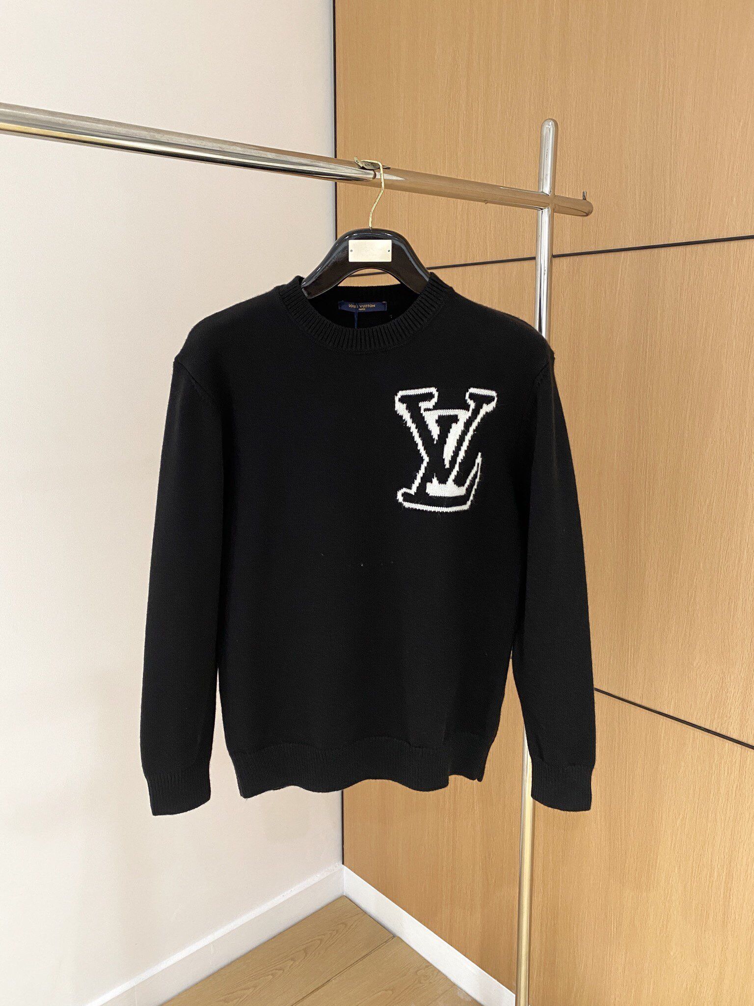 LV Men’s New Sweater 2024
