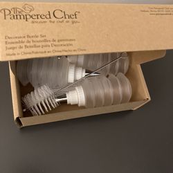 The Pampered Chef Cake Cookie Decorating NEW