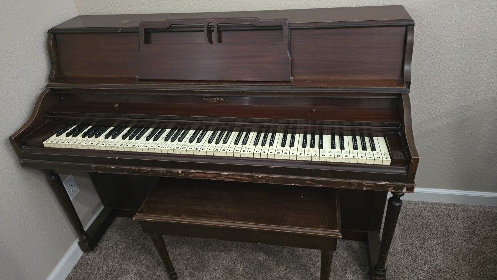 Weaver Piano And Bench