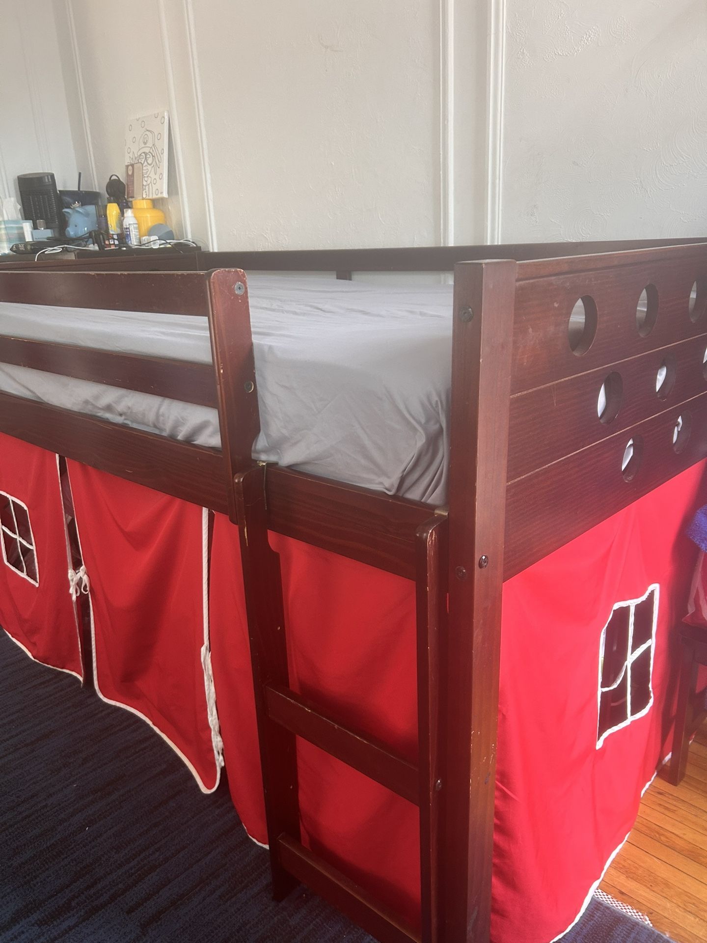 Little Kid’s Dream Bed
