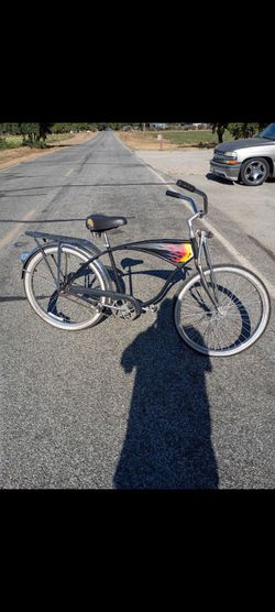 Schwinn beach cruiser
