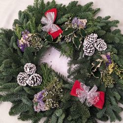 Fresh Made Xmas Wreaths 