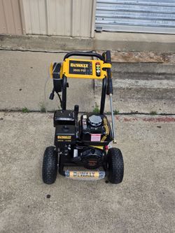 DEWALT
3600 PSI 2.5 GPM Gas Pressure Washer with Honda GX200 Engine, Heavy-Duty Commercial Cold Water Power Cleaner