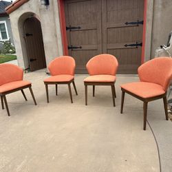 Four dining room chairs in great Condition ! 