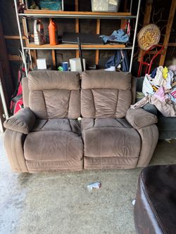 Recliner love seat