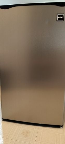 RCA 3.2 Cubic Feet Compact Dorm Size Refrigerator With Freezer