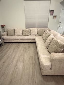 Ashley Furniture Rawcliffe Sectional Couch