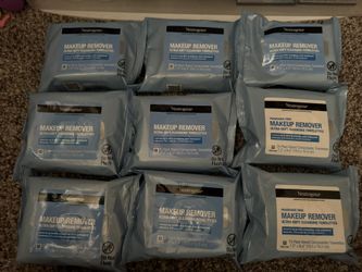 Brand New Makeup Wipes ($4)(Cash Only)(price Is Firm) 