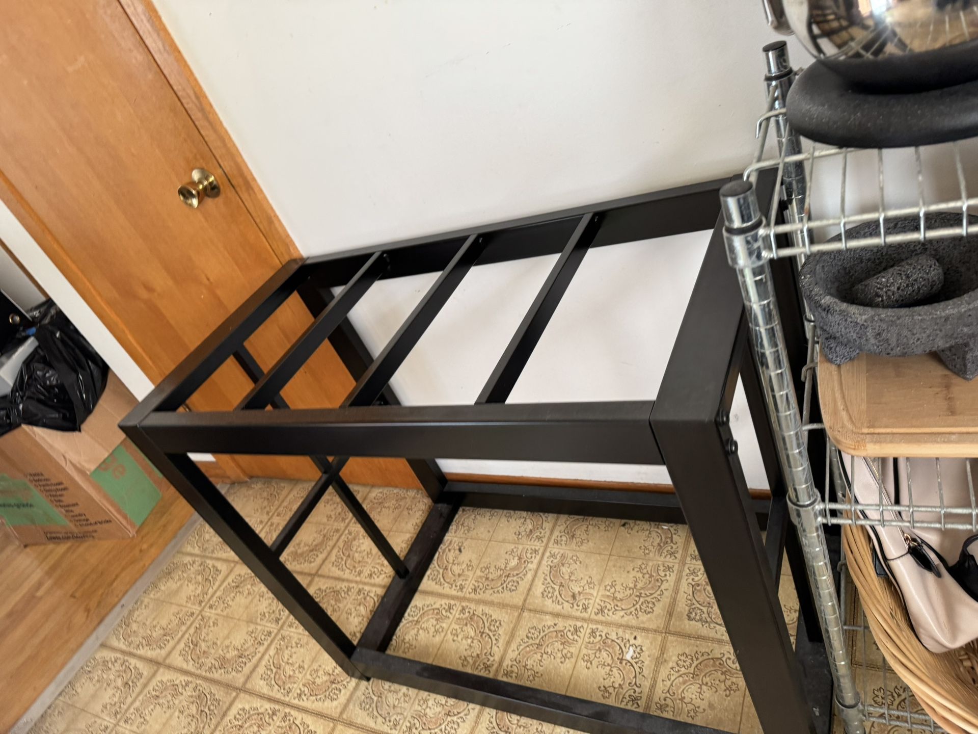Steel Fish Tank Holder