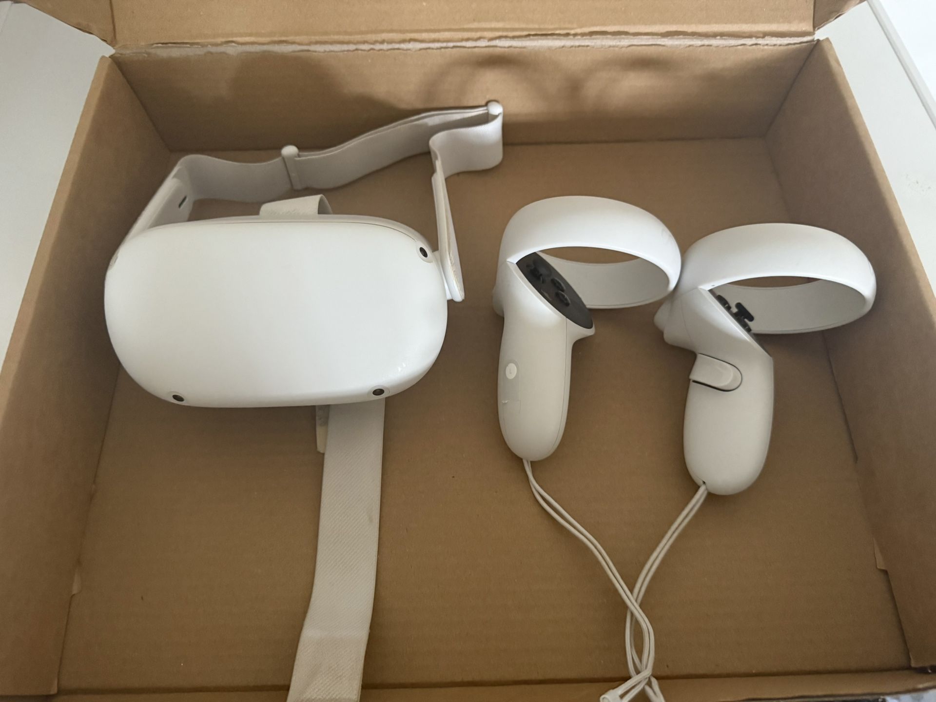 Meta Quest 2 — All-in-One Wireless VR Headset — 128GB