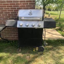 Grill And Patio Table With 4 Chairs 