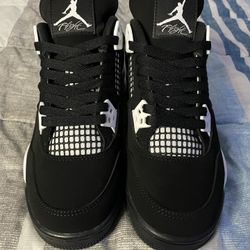 Jordan 4 White Thunders