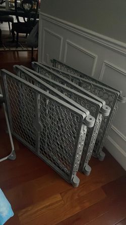 Plastic Gates,6 panels,dark gray colors,deeply clean,nice.