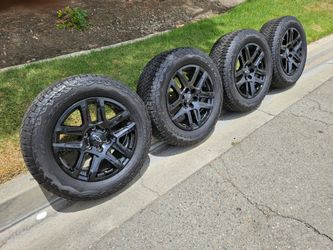20" CHEVY SILVERADO TRAIL BOSS RIMS & TIRES