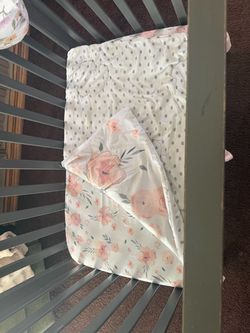 Mini crib with mattress  as is