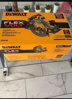 Dewalt 60v  7-1/4 Circular Saw Flex No Bateria Tool Only