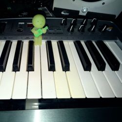 M-Audio Oxygen 8 MIDI Keyboard Controller (USB + MIDI Out)