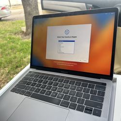 Apple MacBook Pro 13-inch Touch Bar
