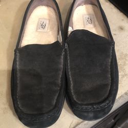 UGG Men’s Size 11 Black Loafers