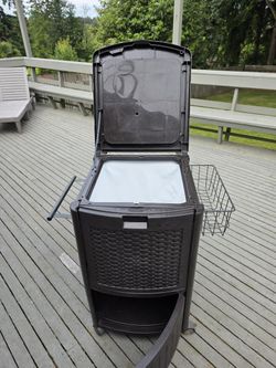 Suncast 77 QT  Outdoor Cooler