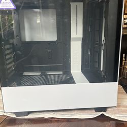 Compact ATX Mid-Tower PC Gaming Case